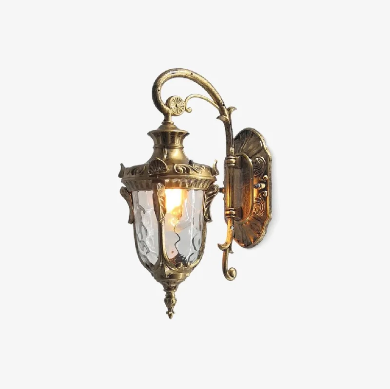 Heritage Outdoor Wall Lamp