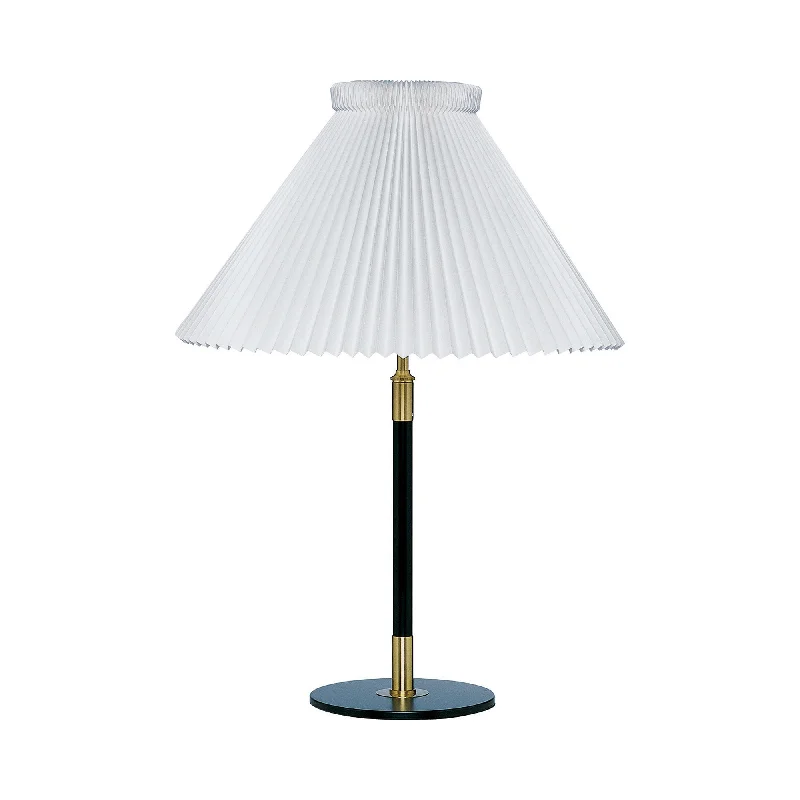 Le Klint 352 Table Lamp